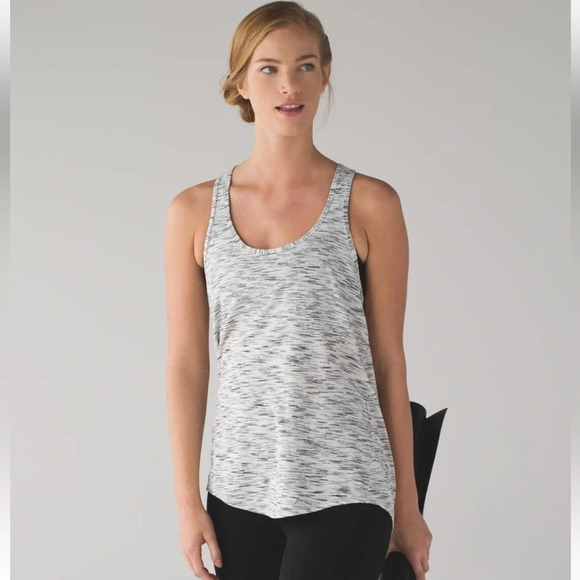 Lululemon Salute the Sun Singlet II - Size 4 - Picture 1 of 6